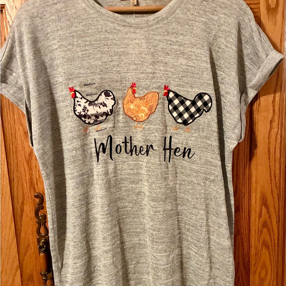 Gray Mother Hen Graphic T-Shirt
